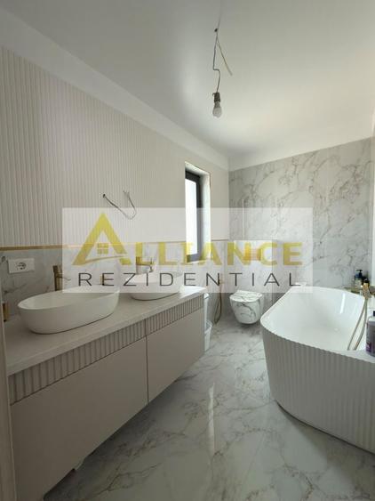 Casă individuală cu 4 camere decomandat cu Canalizare în Berceni