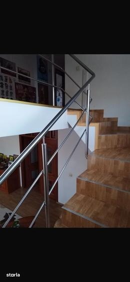 Casă cu 5 camere cu Teren 732 Mp în Central