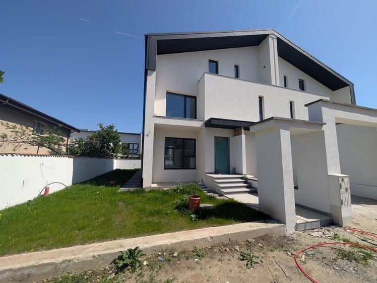 Casă individuală cu 5 camere cu Canalizare în Voluntari