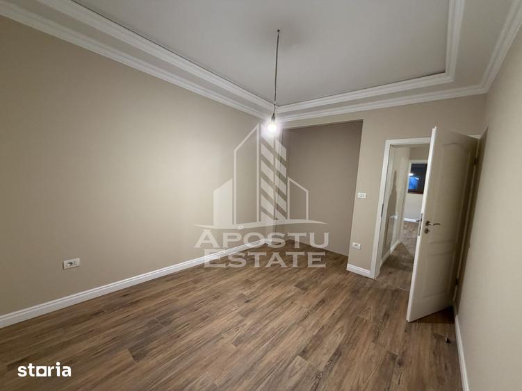 Casă cu 4 camere cu Teren 300 Mp în Central