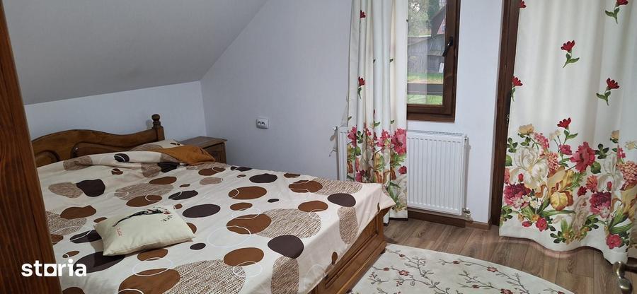 Casă cu 5 camere cu Teren 1150 Mp în Central