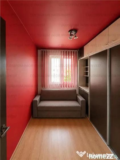 Apartament cu 3 camere semidecomandat în Florilor