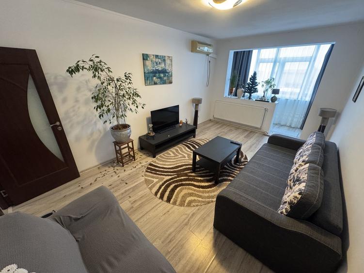 Apartament cu 3 camere decomandat, mobilat în Central