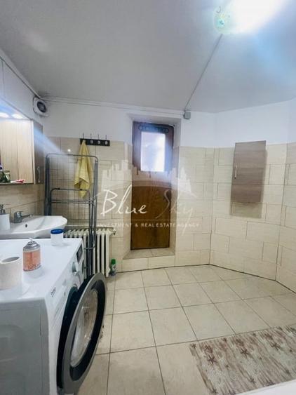 Casă cu 4 camere cu Canalizare în Central