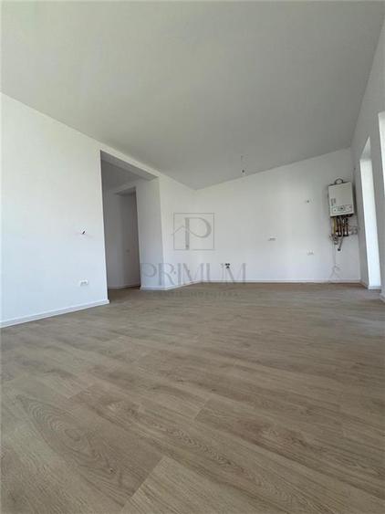 Duplex cu 4 camere cu Canalizare în Moșnița Nouă