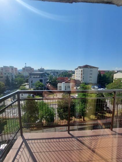 Garsonieră decomandată în Zorilor