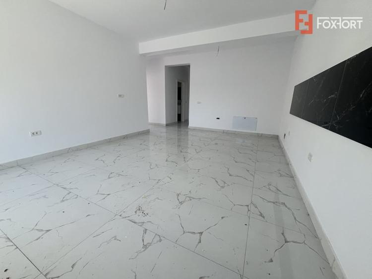 Duplex cu 4 camere cu Canalizare în Moșnița Nouă