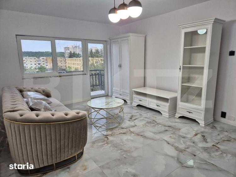 Apartament cu 4 camere decomandat, mobilat în Central