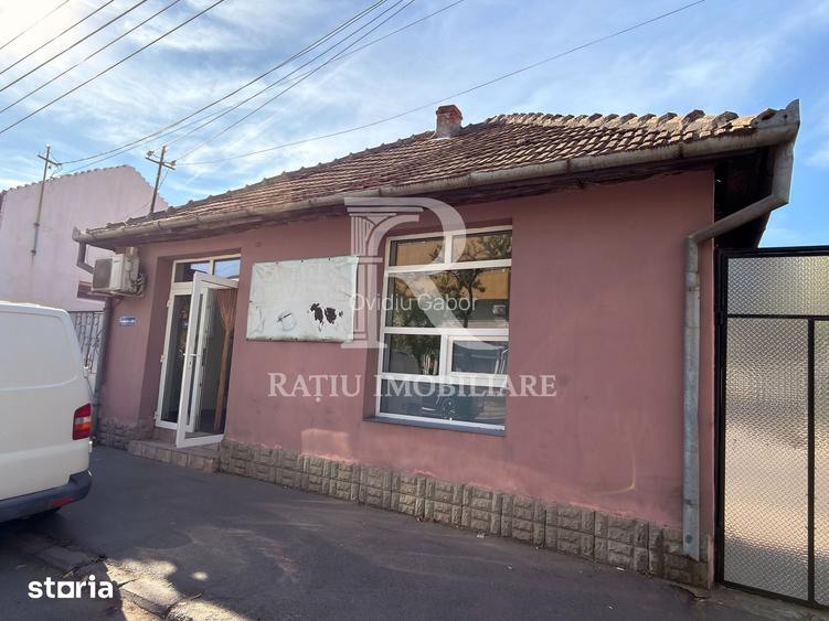 Casa cu spa?iu comercial la strada, curte ?i gradina | Oradea