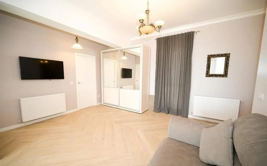 Apartament cu 3 camere decomandat, mobilat în Nord