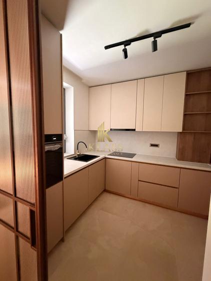 Apartament cu 4 camere decomandat în Iancu Nicolae