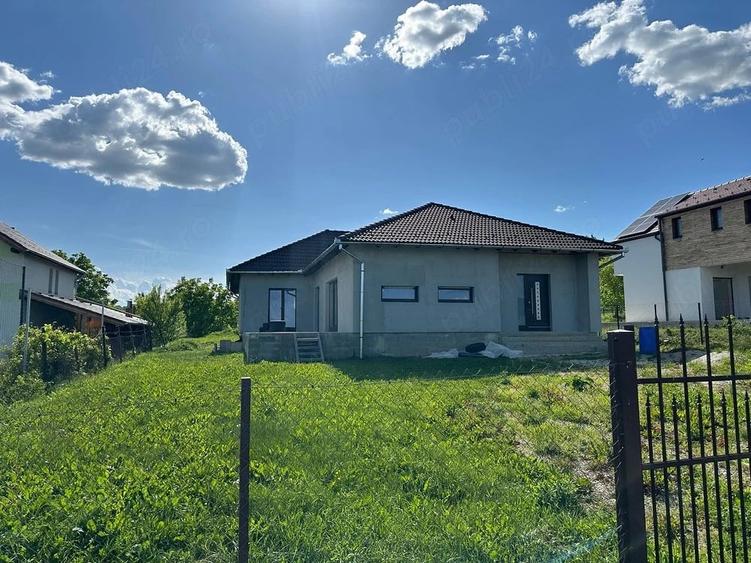 Casă cu 6 camere cu Teren 810 Mp în Central