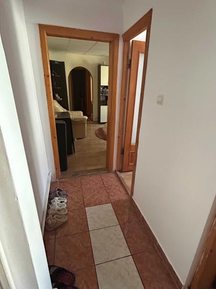 Apartament cu 3 camere semidecomandat în Șuța Seacă