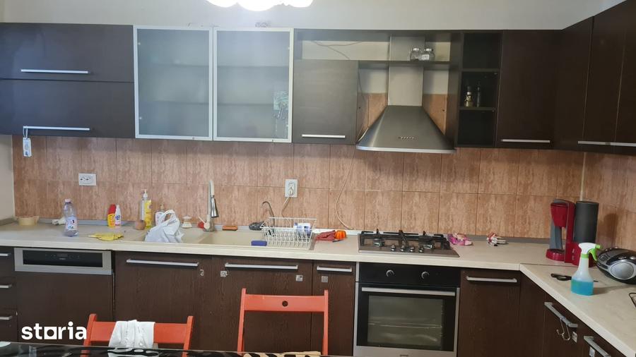 Casă cu 5 camere cu Teren 2600 Mp în Rahova