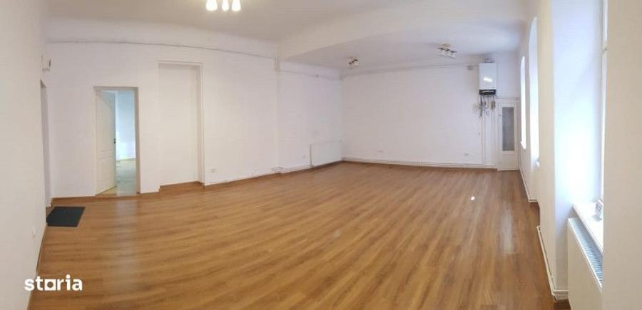 Spațiu comercial, de 60 mp, în Central