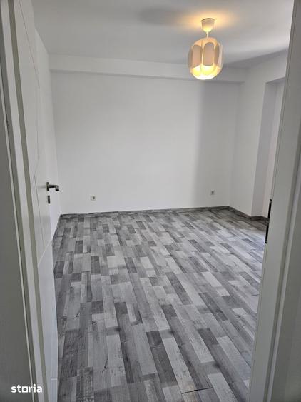 Apartament cu 3 camere semidecomandat în Mogoșoaia