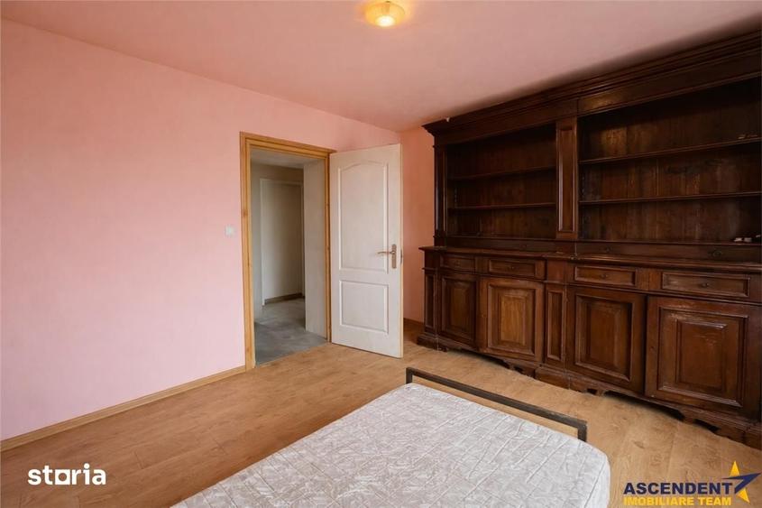 Casă cu 3 camere cu Teren 2700 Mp în Sânpaul