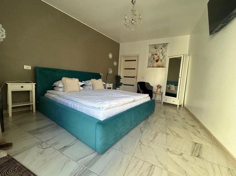 Casă cu 6 camere cu Teren 700 Mp în Central