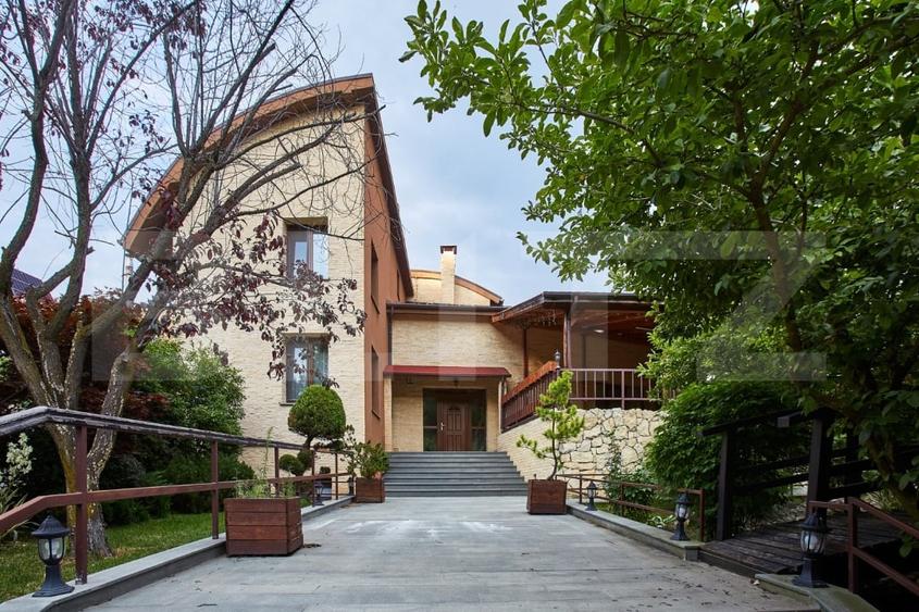 Casă individuală cu 6 camere cu Canalizare în Făget