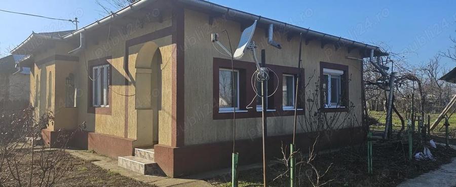 Casă cu 6 camere în Plopu