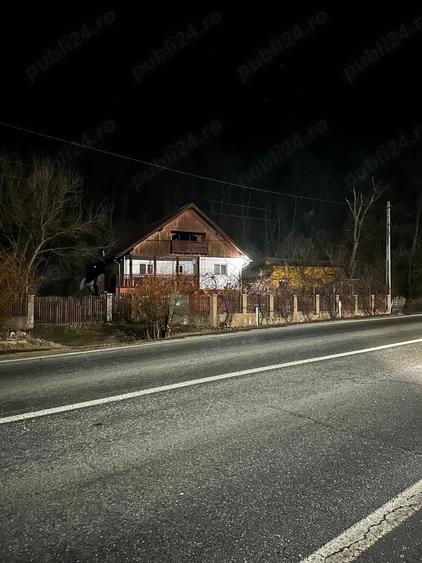 Casă cu 4 camere cu Teren 2500 Mp în Slătioara