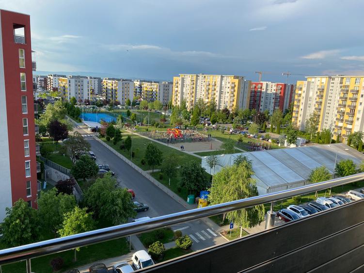 Apartament cu 2 camere decomandat în Central