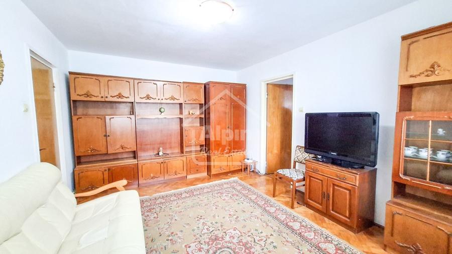 Apartament cu 2 camere semidecomandat, mobilat în Centrul Civic