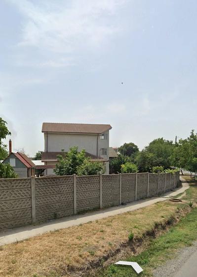 Casă cu Teren 2000 Mp în Cobadin