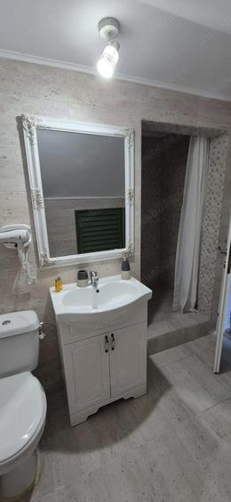 Casă cu 6 camere cu Teren 220 Mp în Central