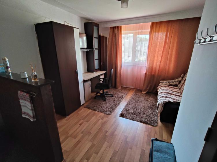 Garsonieră decomandată în Central