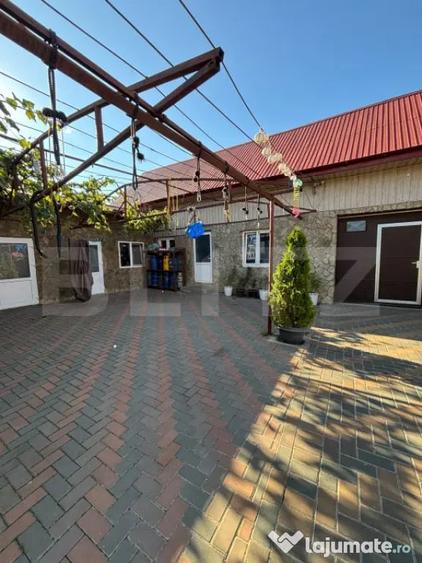 Casă cu 5 camere cu Teren 3600 Mp în Central