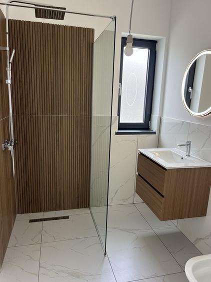 Casă cu 3 camere în Șimnicu de Jos