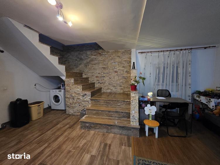 Casă cu 4 camere cu Teren 1600 Mp în Hărău