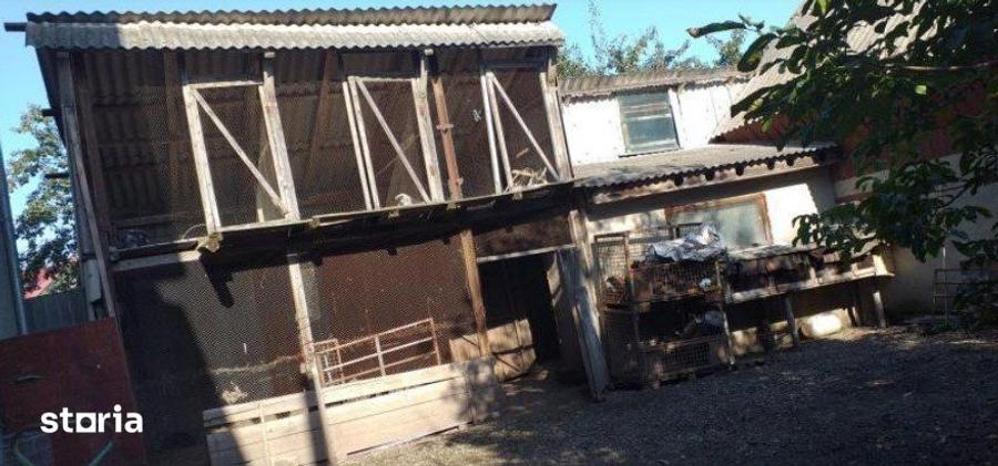 Casă cu Teren 1800 Mp în Vadu Moldovei