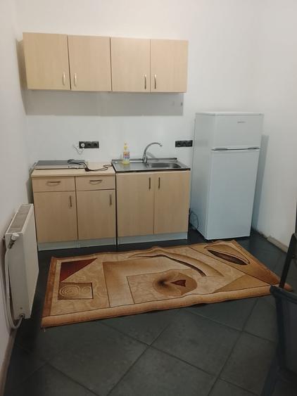 Garsonieră decomandată în Iris