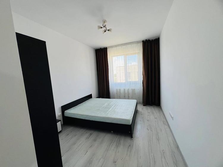 Apartament cu 3 camere semidecomandat în Drumul Taberei