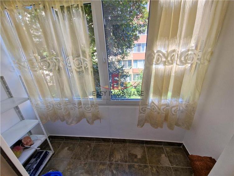 Apartament cu 2 camere semidecomandat în 7 Noiembrie