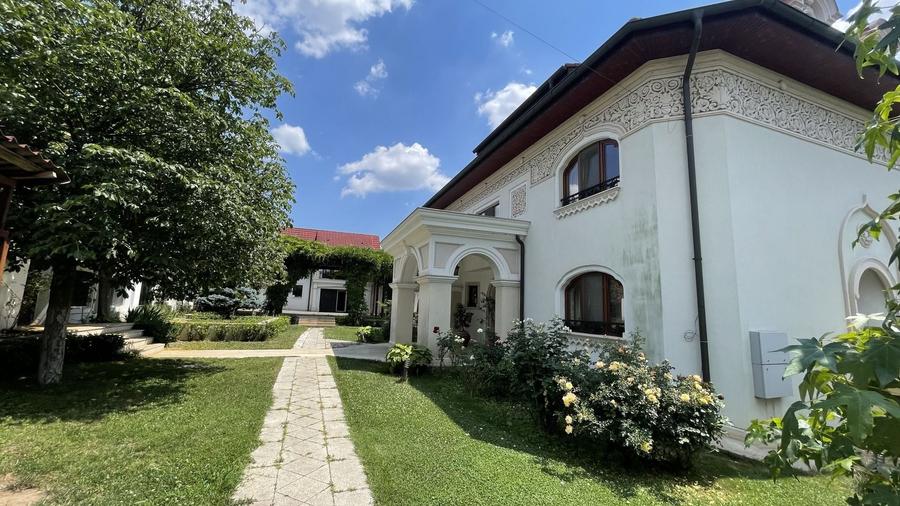Casă individuală cu 10 camere cu Piscina în Balotești