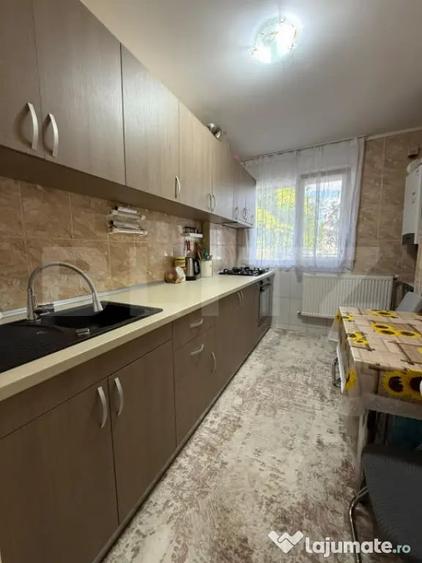 Apartament cu 2 camere decomandat în Micro 13