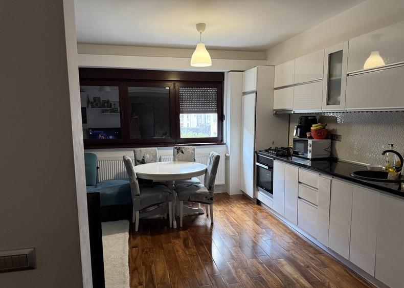 Apartament cu 2 camere semidecomandat, mobilat în Cișmigiu
