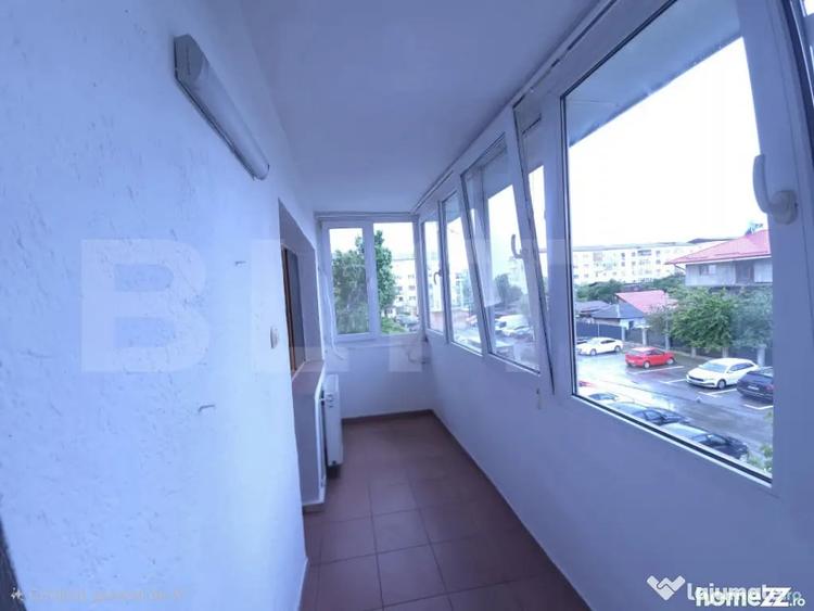 Apartament cu 3 camere decomandat în Est