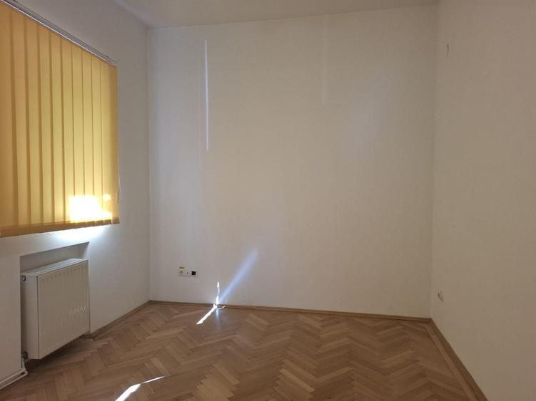 Birou, de 125 mp, în Moșilor