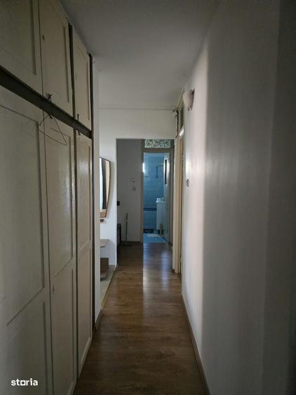 Apartament cu 4 camere decomandat în Micro 16