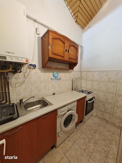Garsonieră decomandată, mobilată în Valea Cetății