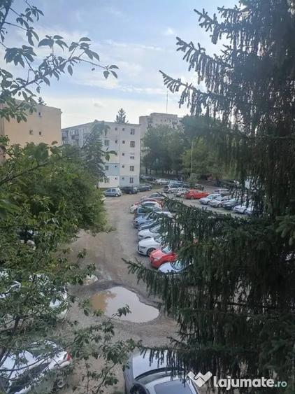 Apartament cu 2 camere nedecomandat în Simeria