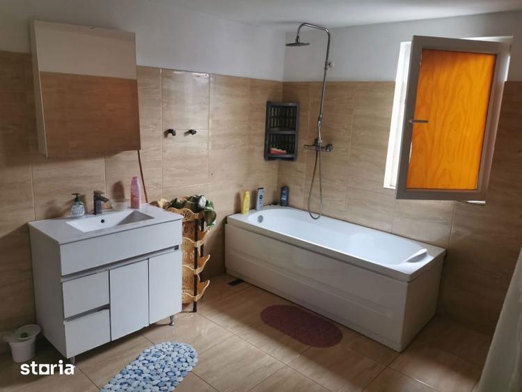 Casă cu 3 camere cu Teren 1823 Mp în Pielești