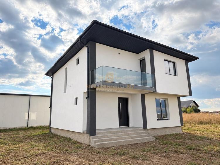 Casă individuală cu 5 camere cu Teren 334 Mp în Vidra