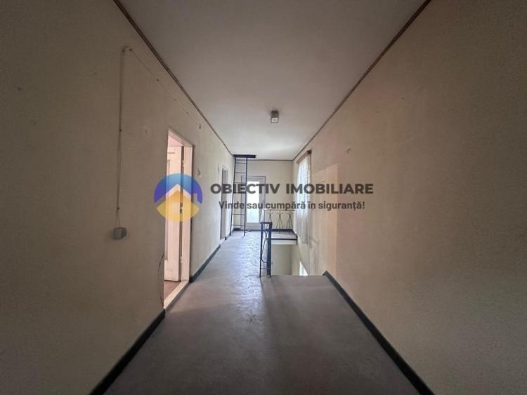 Casă cu 3 camere cu Canalizare în Central