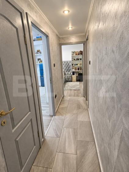 Apartament cu 3 camere decomandat, mobilat în Micro 4