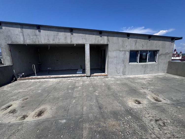 Penthouse cu 3 camere decomandat în Țiglari